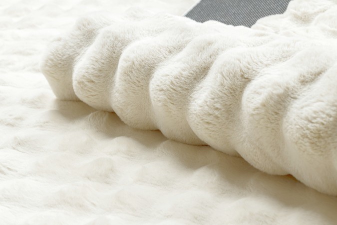 SUPER FLUFFY BUBBLE IVORY